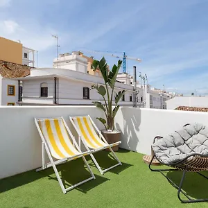  Сasa de vacaciones Enjoy At Our Fully Equipped 2br Town House, Beach- 1min España